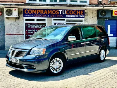 Usado Lancia Voyager Platinum 177 CV (130 kW) 2014 Azul Monovolumen