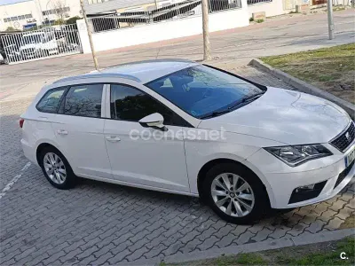 Usado Seat Leon ST Style 110 CV (80 kW) 2018 Blanco Familiar