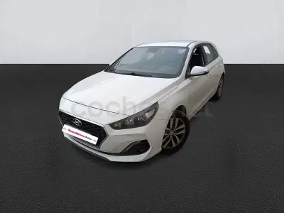 Usado Hyundai i30 95 CV (69 kW) 2019 Blanco Berlina