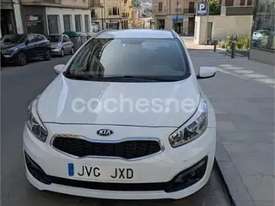 Usado Kia Ceed Sportswagon 110 CV (80 kW) 2017 Blanco Familiar