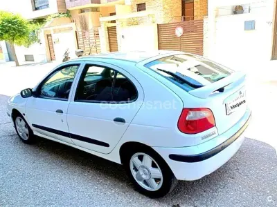 Usado Renault Mégane GrandTour Authentique 110 CV (80 kW) 2002 Blanco Familiar