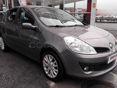 Gris / plata Usado 2007 Renault Clio II Berlina | 3500 € (Caro)