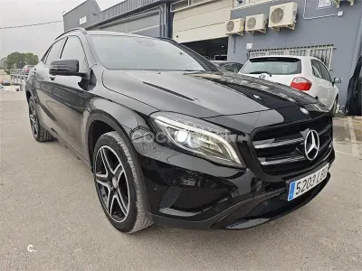 Usado Mercedes GLA200 AMG line 136 CV (100 kW) 2016 Negro SUV