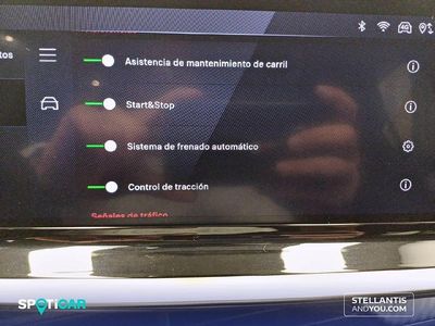 Usado Peugeot 208 Allure 101 CV (74 kW) 2025 Gris Utilitario