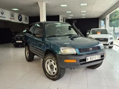 Usado Toyota RAV4 129 CV (94 kW) 1996 Verde SUV