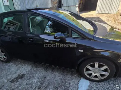 Usado Seat Leon Reference 105 CV (77 kW) 2007 Negro Utilitario