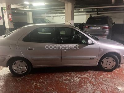 Usado Citroën Xsara Attraction 90 CV (66 kW) 1999 Gris / plata Berlina