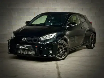 Usado Toyota Yaris 261 CV (191 kW) 2022 Negro Utilitario