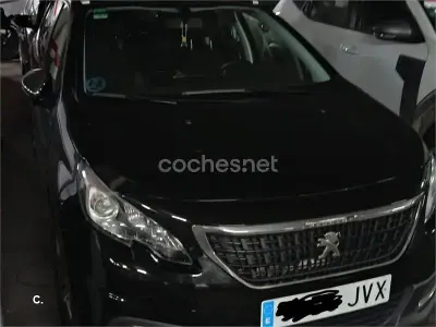 Käytetty Peugeot 2008 Style 100 HP (73 kW) 2016 Musta Katumaasturi