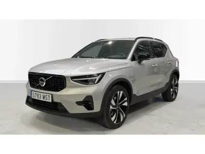 Usado Volvo XC40 Plus 163 CV (119 kW) 2024 Gris SUV