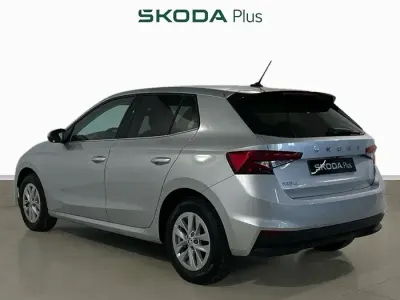Usado Skoda Fabia Selection 115 CV (84 kW) 2024 Gris plata Utilitario