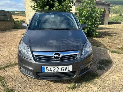 Usado Opel Zafira 110 CV (80 kW) 2010 Gris / plata Monovolumen