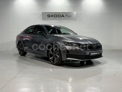 Gris / plata Usado 2025 Skoda Octavia SportLine Berlina | 34.900 € (Caro)