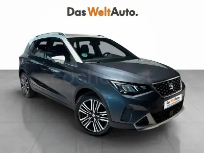 Usado Seat Arona Xperience 115 CV (84 kW) 2025 Gris / plata SUV