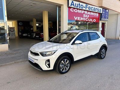 Usado Kia Stonic 84 CV (61 kW) 2021 Blanco SUV