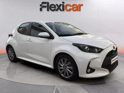 Blanco Usado 2022 Toyota Yaris Hybrid Active Berlina | 14.490 € (Super precio)