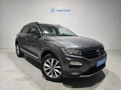 Usado VW T-Roc Advance 150 CV (110 kW) 2022 Gris / plata SUV