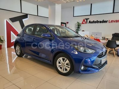 Usado Toyota Yaris Hybrid Style 116 CV (85 kW) 2021 Azul Berlina