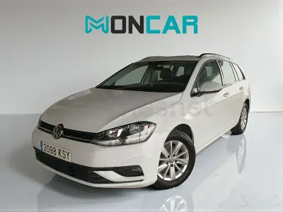 Usado VW Golf VII 116 CV (85 kW) 2019 Blanco Berlina