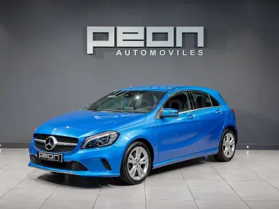 Usado Mercedes A200 Urban 136 CV (100 kW) 2016 Azul Berlina