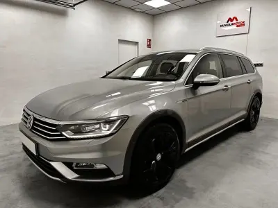 Usado VW Passat Alltrack 190 CV (139 kW) 2015 Gris / plata Familiar