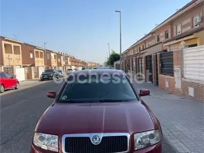 Usado Skoda Superb Comfort 140 CV (102 kW) 2007 Granate Berlina