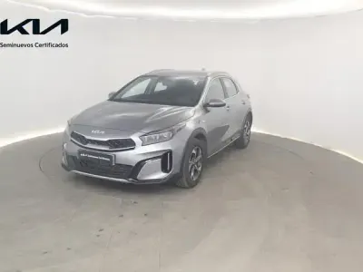 Usado Kia XCeed 101 CV (74 kW) 2025 Plateado SUV