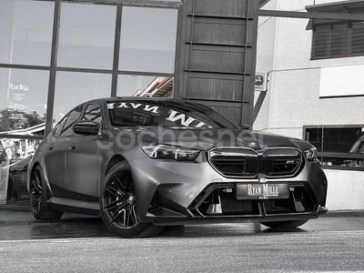 Gris / plata Usado 2025 BMW M5 Comfort Edition Berlina | 145.900 €