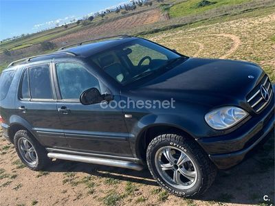 Usado Mercedes ML320 218 CV (160 kW) 1999 Negro SUV