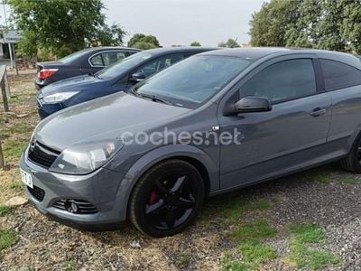 Usado Opel Astra GTC Sport 105 CV (77 kW) 2007 Gris / plata Berlina