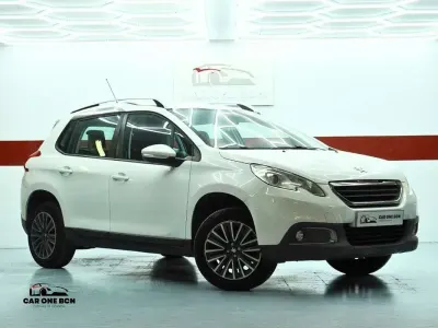Usado Peugeot 2008 Active 82 CV (60 kW) 2015 Blanco SUV