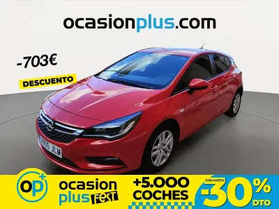 Usado Opel Astra Selective 105 CV (77 kW) 2016 Rojo