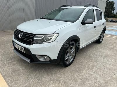 Usado Dacia Sandero Stepway 90 CV (66 kW) 2017 Blanco Utilitario