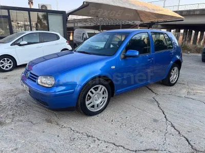 Usado VW Golf IV 110 CV (80 kW) 2002 Azul Berlina