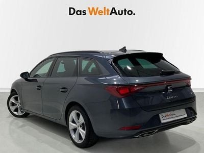 Gris Usado 2024 Seat Leon FR | 26.654 € (Un poco caro)