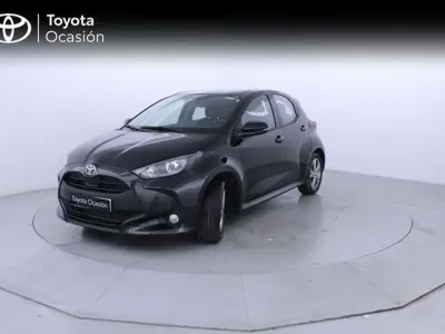 Usado Toyota Yaris Active 116 CV (85 kW) 2025 Negro Utilitario