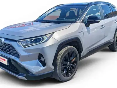 Usado Toyota RAV4 Hybrid Style 220 CV (161 kW) 2021 Gris / plata SUV