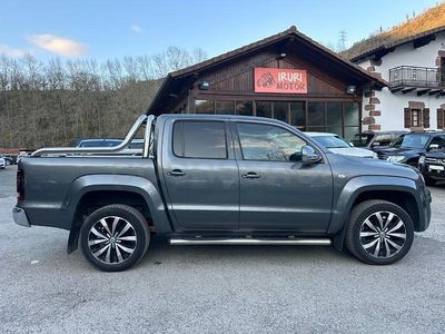 Usado VW Amarok Aventura 224 CV (164 kW) 2018 Gris / plata Pickup/Camioneta