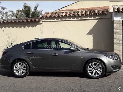 Usado Opel Insignia Excellence 140 HP (102 kW) 2017 Cinzento Sedan