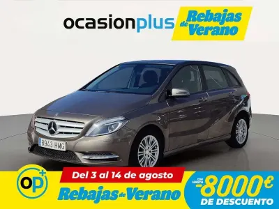 Usado Mercedes B200 136 CV (100 kW) 2012 Gris Utilitario