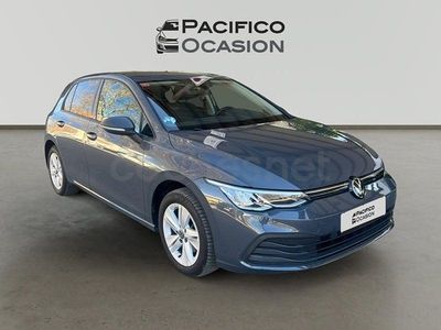 Usado VW Golf VIII Life 150 CV (110 kW) 2020 Gris / plata Berlina