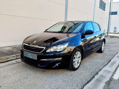 Usado Peugeot 308 Style 120 CV (88 kW) 2017 Negro Berlina