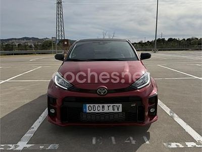 Usado Toyota Yaris 261 CV (191 kW) 2022 Rojo Utilitario