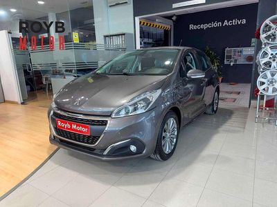 Usado Peugeot 208 Signature Sky 83 CV (61 kW) 2019 Gris Utilitario