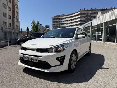 Usado Kia Rio 101 CV (74 kW) 2022 Blanco Utilitario