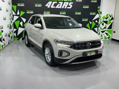 Usado VW T-Roc Advance 110 CV (80 kW) 2022 Beige SUV