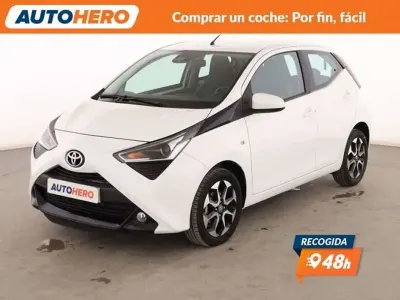 Usado Toyota Aygo Play 72 CV (52 kW) 2021 Blanco Utilitario