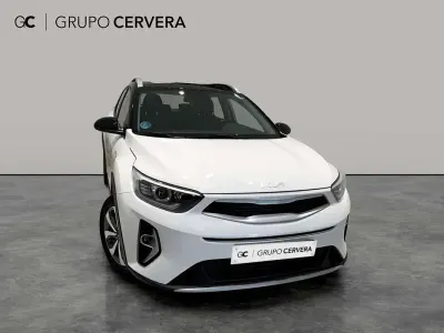 Usado Kia Stonic 101 CV (74 kW) 2022 Blanco SUV