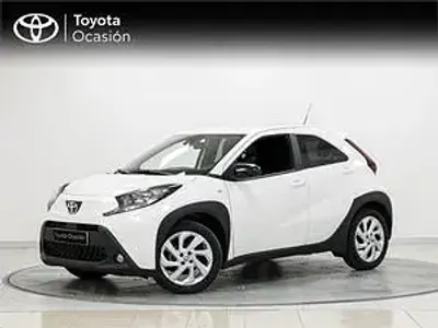 Usado Toyota Aygo Play 72 CV (52 kW) 2024 Blanco