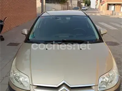 Usado Citroën C4 90 CV (66 kW) 2006 Beige Berlina